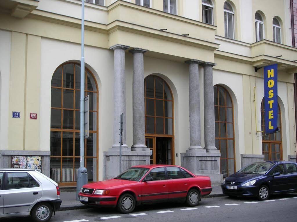 Ats Hostel Jednota Praga Exterior foto